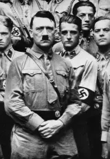 Как Гитлер избавлялся от нелояльных офицеров из верхушки Вермахта